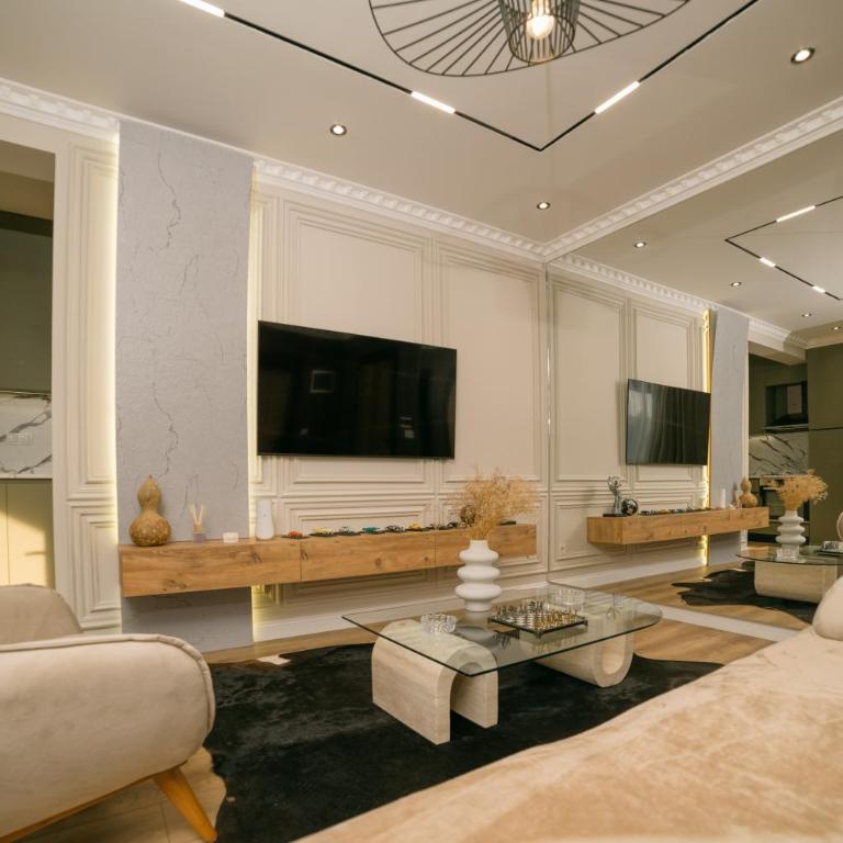 Luxury Apartment with Green Terrace, Porto Milena View and Private Garage - One-Bedroom Apartment - 4