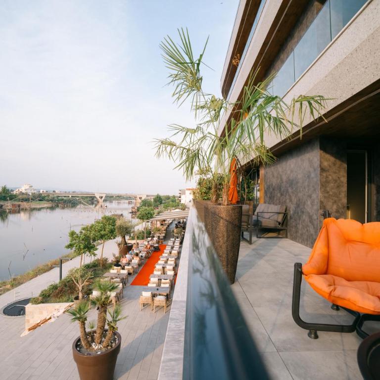 Luxury Apartment with Green Terrace, Porto Milena View and Private Garage - One-Bedroom Apartment - 13