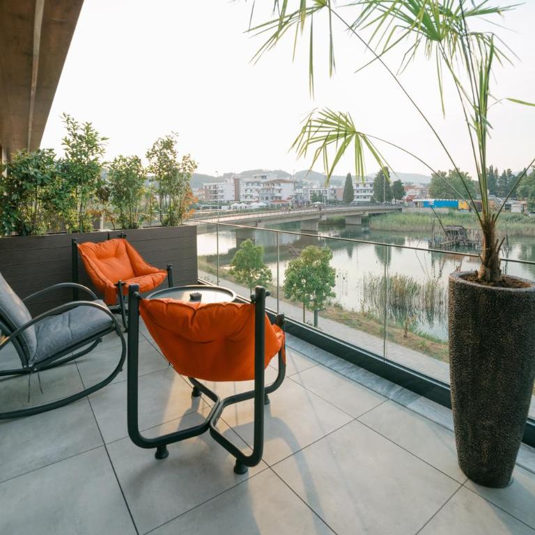 Luxury Apartment with Green Terrace, Porto Milena View and Private Garage - One-Bedroom Apartment - 70