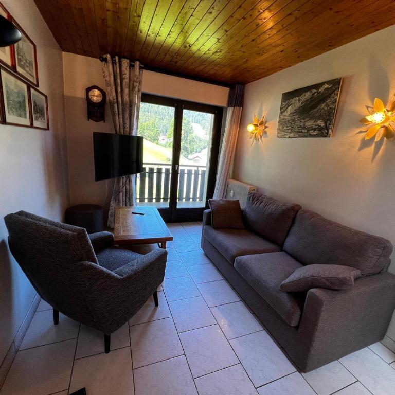 Duplex 2 chambres au centre village, proche pistes, avec garage et balcon - FR-1-437-28 - Appartement (5 Adultes) - 11