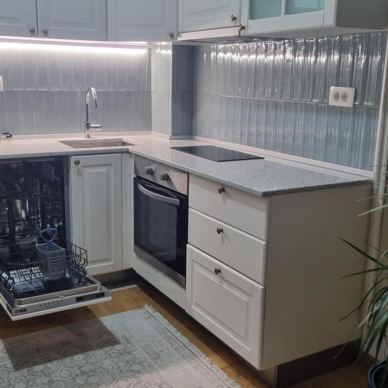 Orange Blues Apartments - Superior One-Bedroom Apartment with Balcony - 15
