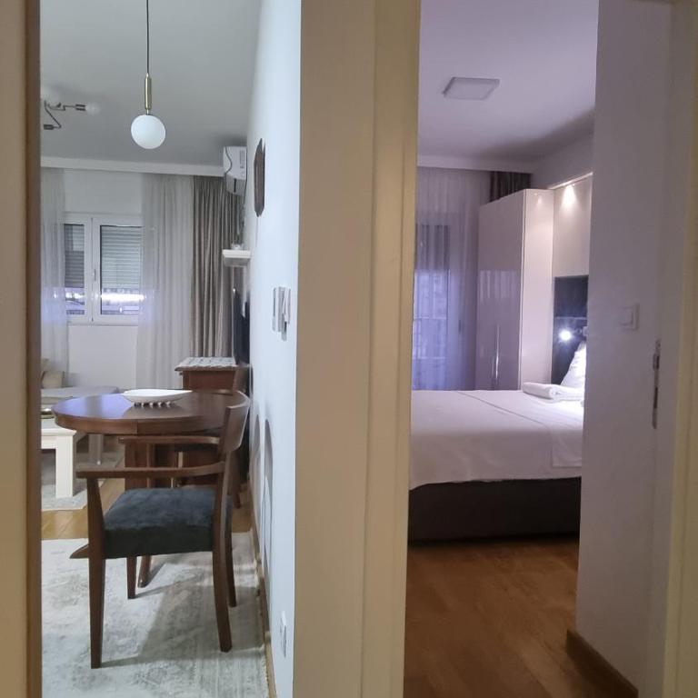 Orange Blues Apartments - Superior One-Bedroom Apartment with Balcony - 8