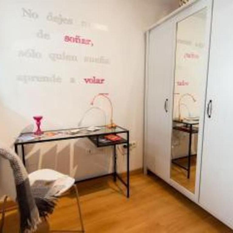 Loft Victoria - One-Bedroom Apartment - 21