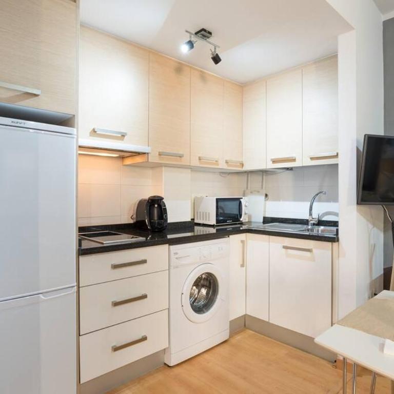 Loft Victoria - One-Bedroom Apartment - 23