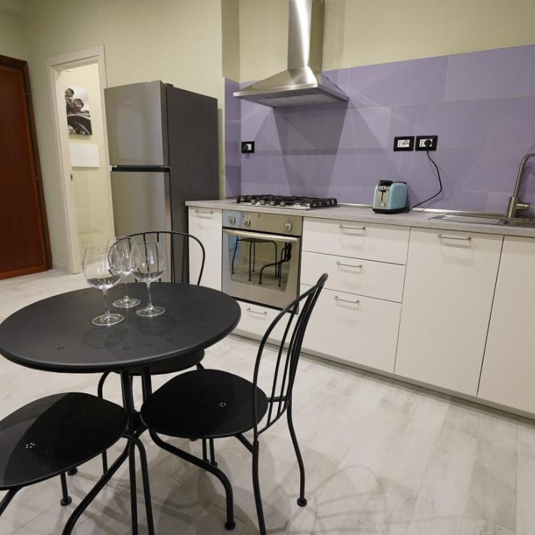Tina's House Near Metro A - Appartement 2 Chambres - 14
