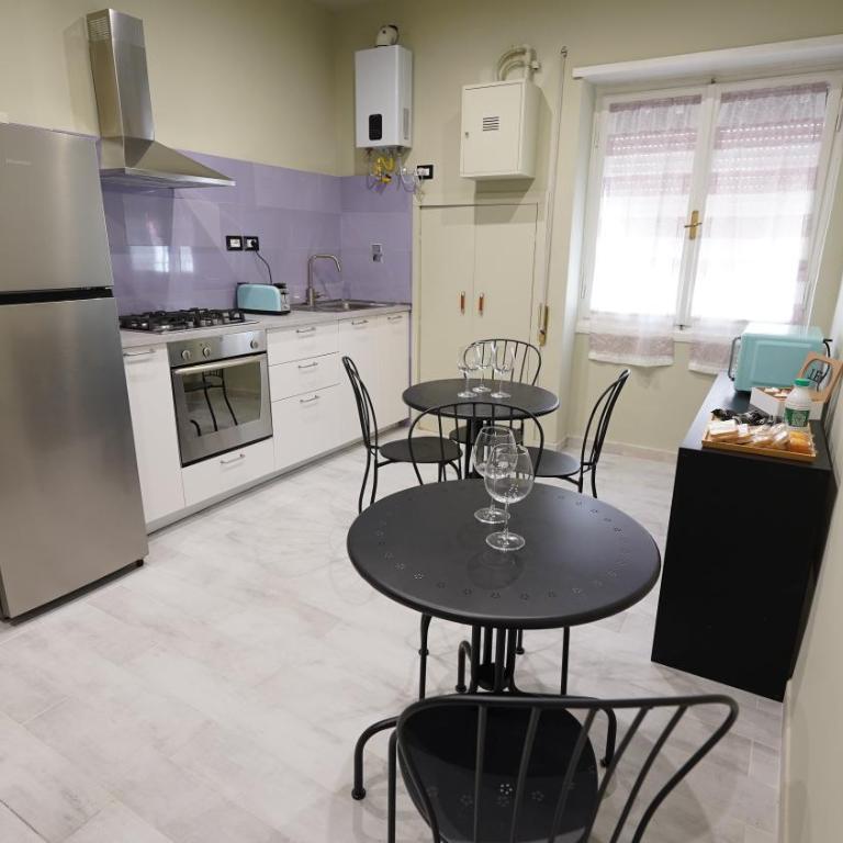 Tina's House Near Metro A - Appartement 2 Chambres - 15