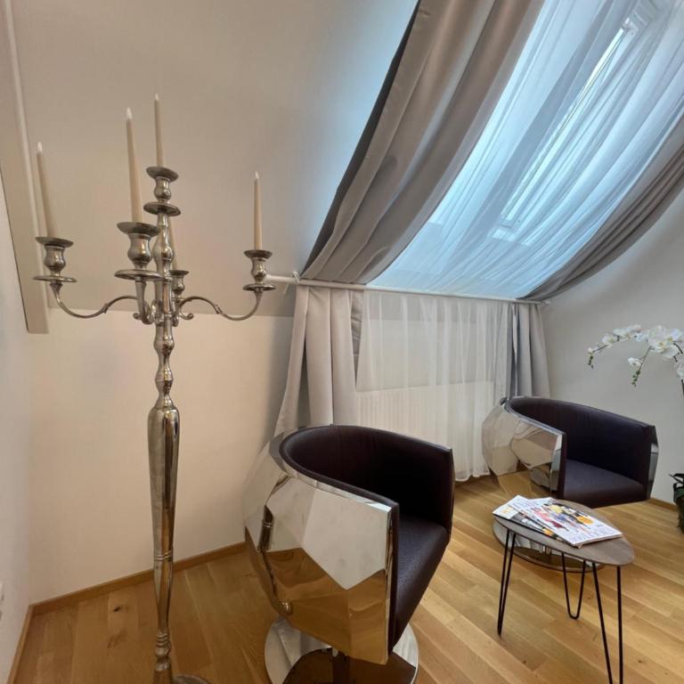 "Home-Suite-Home" im historischen Zentrum von Hartberg - Apartment mit 1 Schlafzimmer - 1