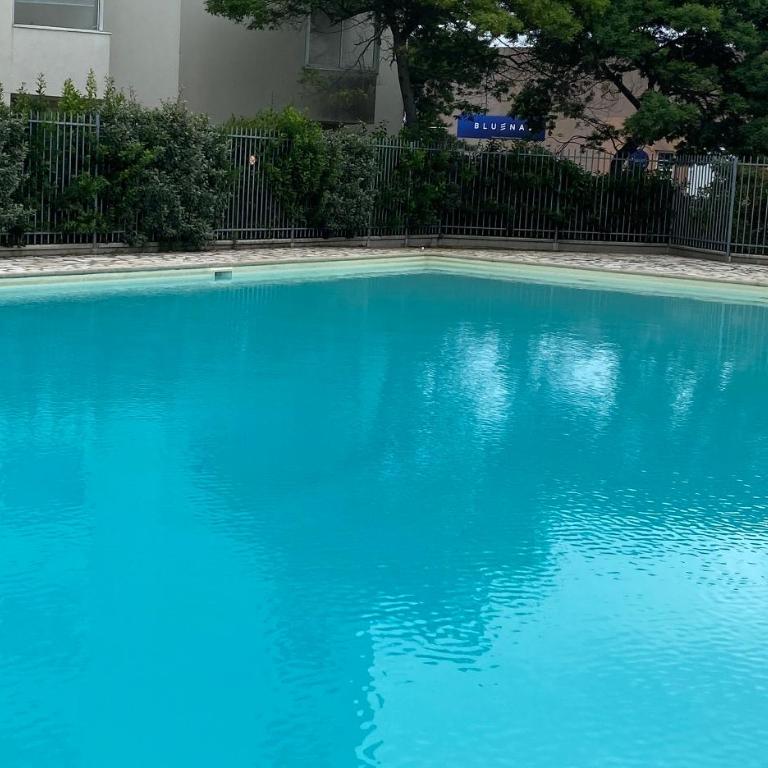 Aux pieds des plages, du port, de la piste cyclable et des commerces de proximité, un studio au dernier étage avec une vue panoramique sur le Bassin d'Arcachon, entièrement rénové, dans une résidence avec piscine - Studio with Balcony - 22