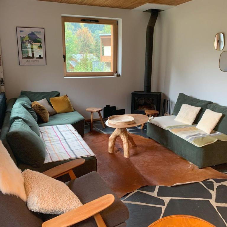 Chalet ensoleillé avec balcon et poêle à bois - FR-1-464-163 - Chalet 3 Chambres - 2