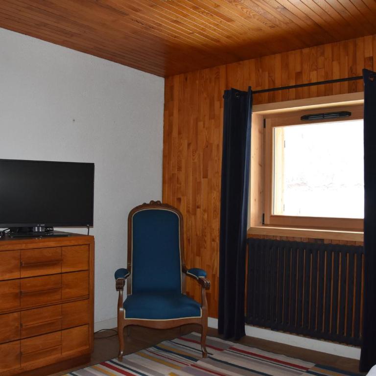 Chalet ensoleillé avec balcon et poêle à bois - FR-1-464-163 - Chalet 3 Chambres - 9