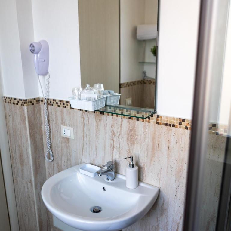 Ai Mercati di Palermo - Camera Doppia con Letti Singoli con Bagno Privato - 8