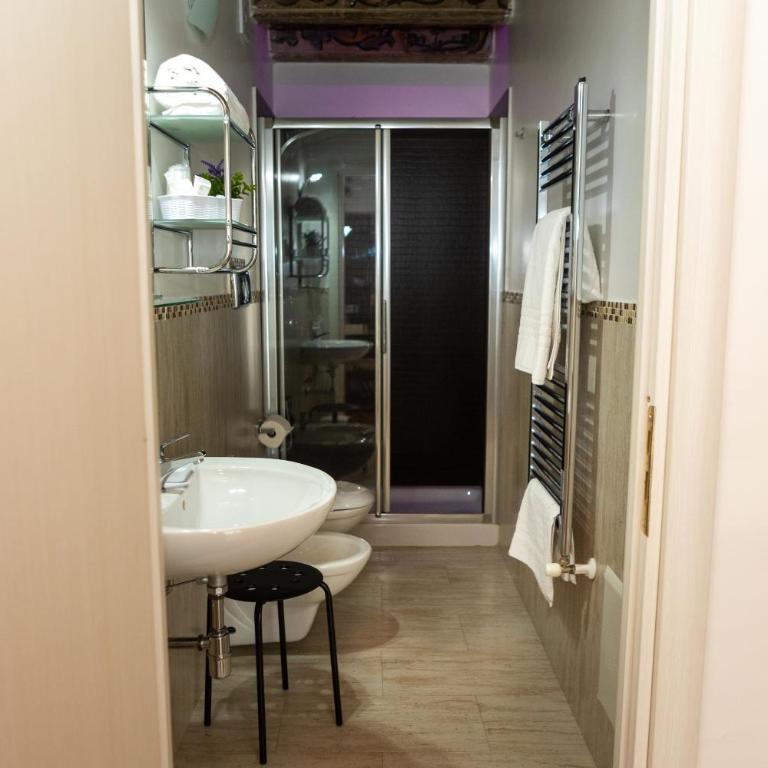 Ai Mercati di Palermo - Camera Matrimoniale con Bagno Privato - 4