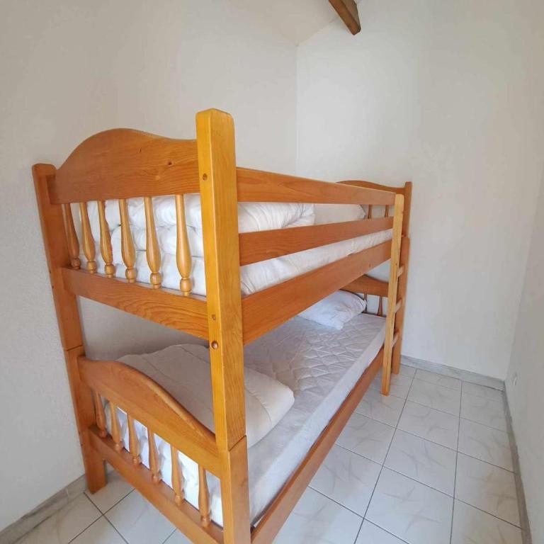 Accès direct plage! Charmant T2 mezzanine avec terrasse et parking privé - FR-1-326-833 - Appartement - 10