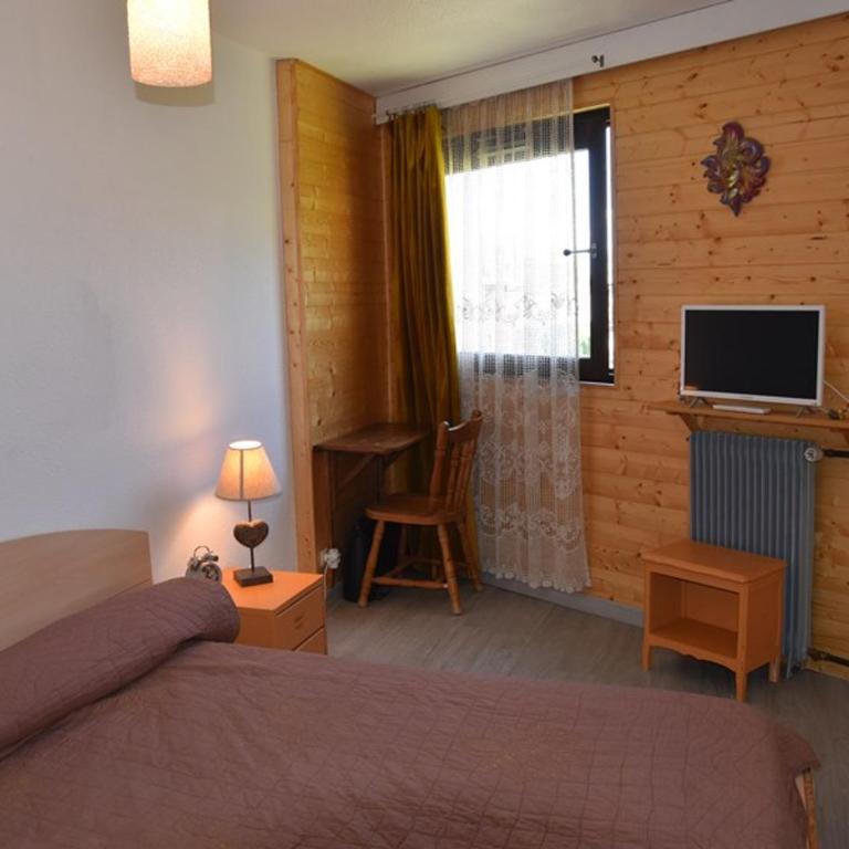Appartement cosy proche des pistes avec parking à Montgenèvre - FR-1-266-229 - Apartment - 5