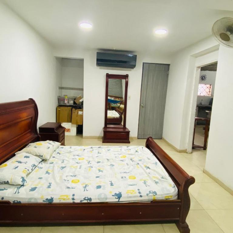 Casa Owen Hostal - Habitación Familiar con baño privado - 5