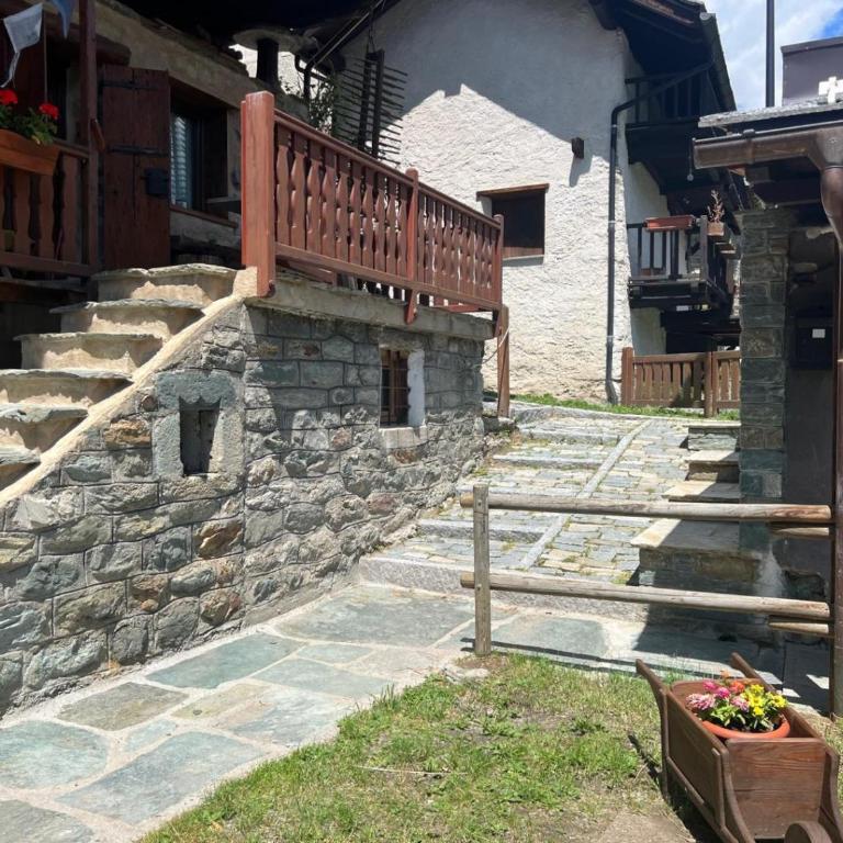 JOIVY Modern family chalet with stunning mountain views - Three-Bedroom Apartment with Montain View - 10