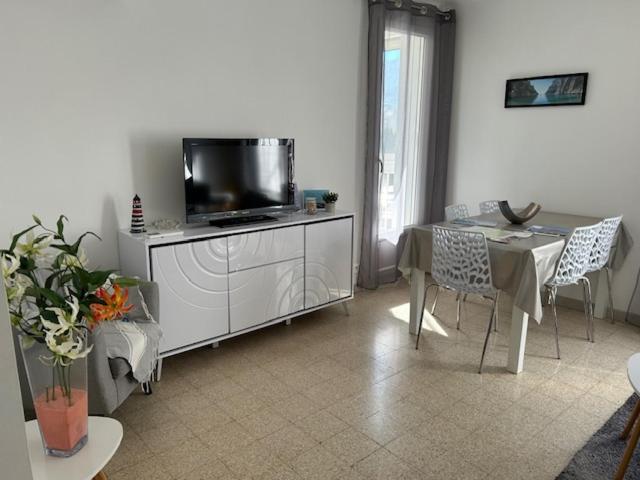 CASSIS RDC Climatisé - Parking gratuit - Appartement - 10