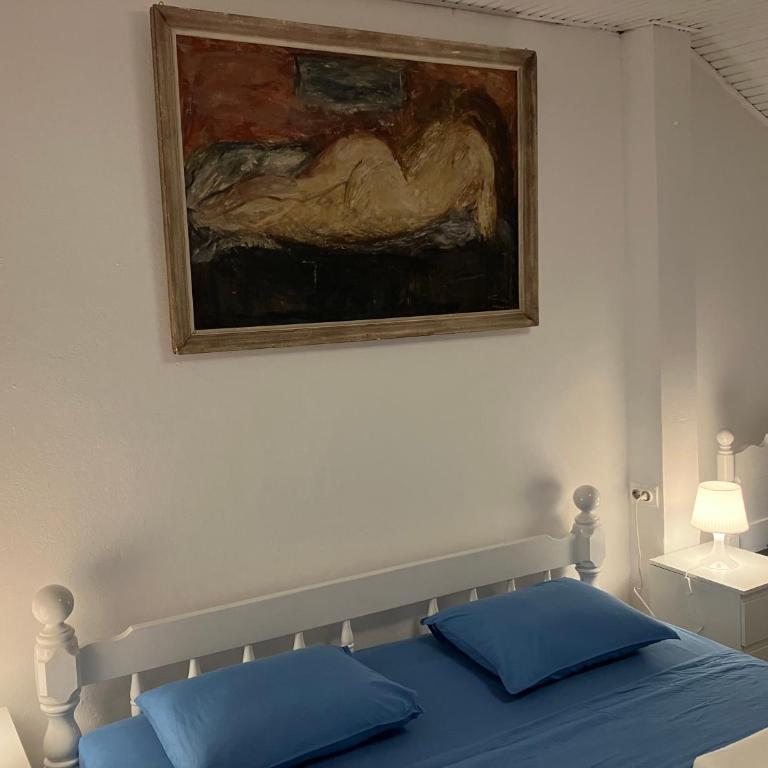Hidden Gem Hostel - Osnovna Trokrevetna Soba sa Zajedničkim Kupatilom - 2