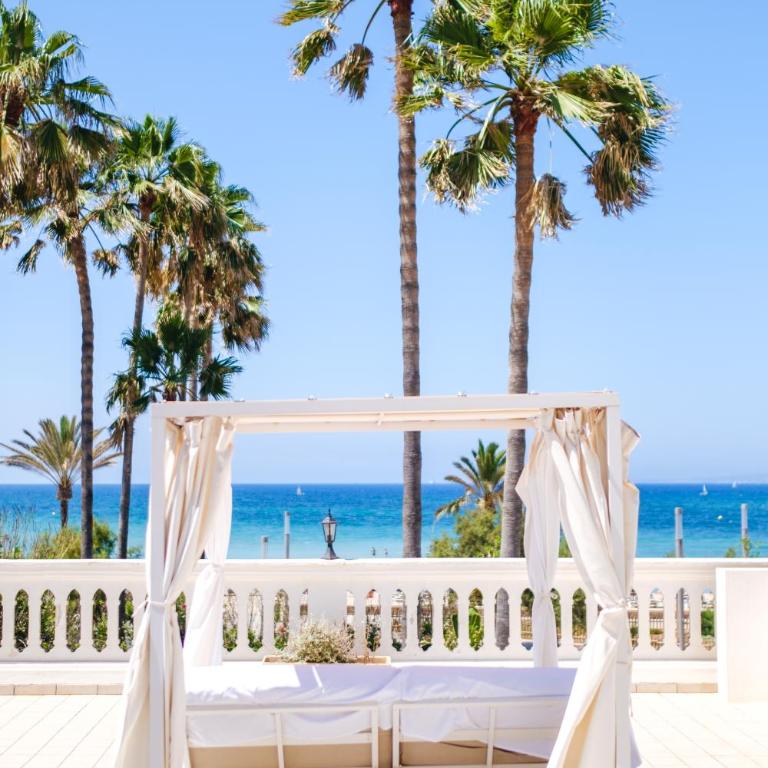 Hotel Ciutat Jardi - Twin Room with Panoramic Terrace and Sea View - 1