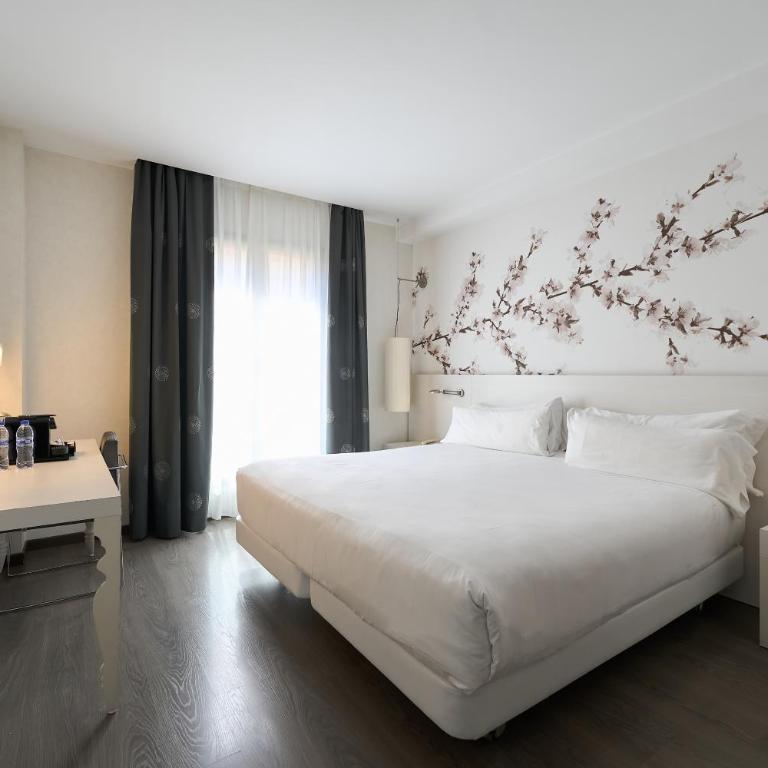 Catalonia La Boquería - Superior Double or Twin Room - 1