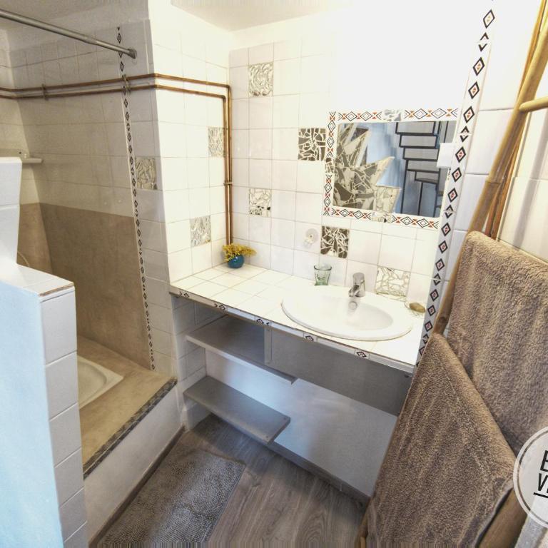 Lumineux Duplex dans l'écusson Nîmois - Atypique Wifi Hyper centre - Apartamento de 1 dormitorio - 4