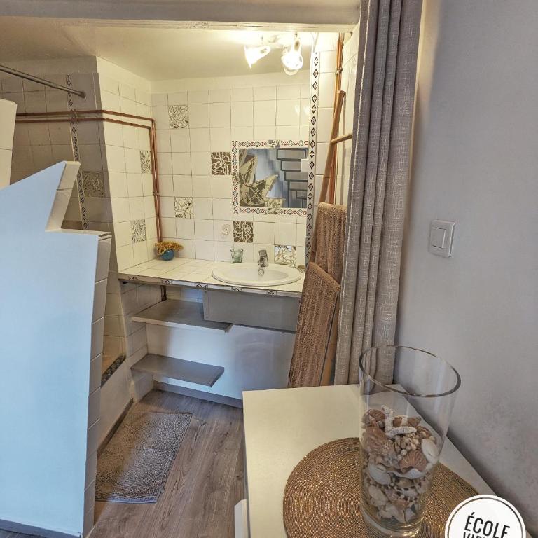 Lumineux Duplex dans l'écusson Nîmois - Atypique Wifi Hyper centre - Apartamento de 1 dormitorio - 3