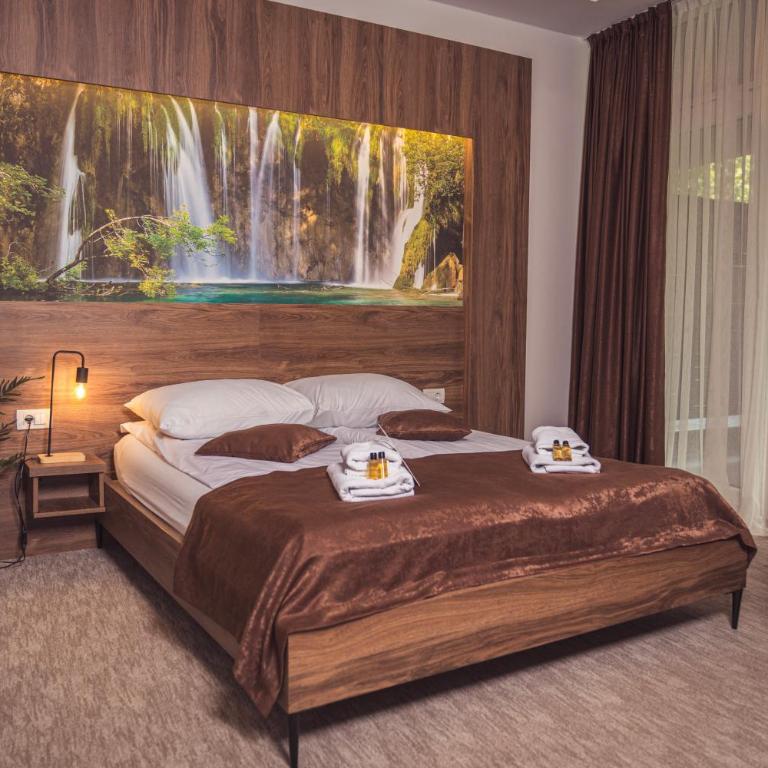 Hotel Tazz - River Front Oasis Collection - Superior Double Room - 3