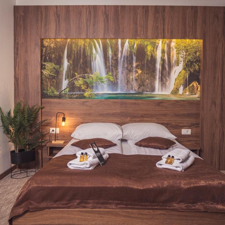 Hotel Tazz - River Front Oasis Collection - Superior Double Room - 1