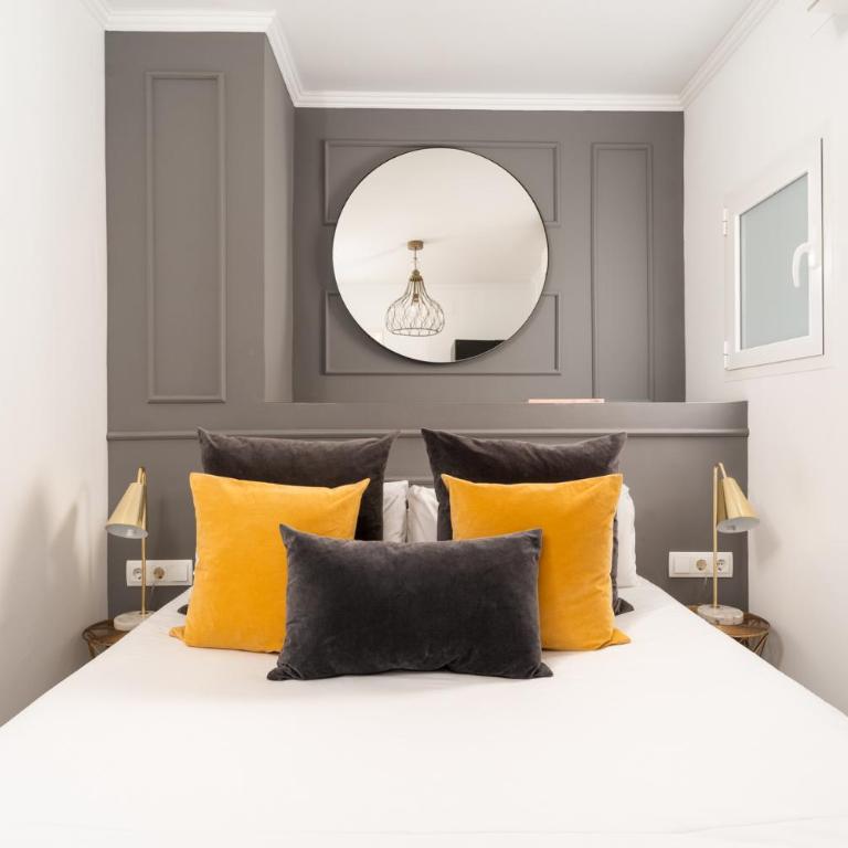 TSA Gran Via - Three-Bedroom Apartment - 10