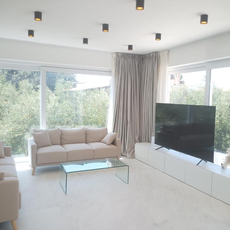 Smart Luxury Suites & Apartments - Superior Apartment - 5