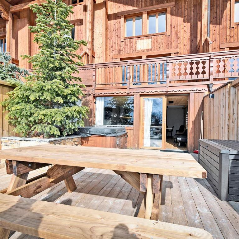 Chalet familial rénové avec jacuzzi, accès piste, ski room - FR-1-613B-42 - Apartment - 13