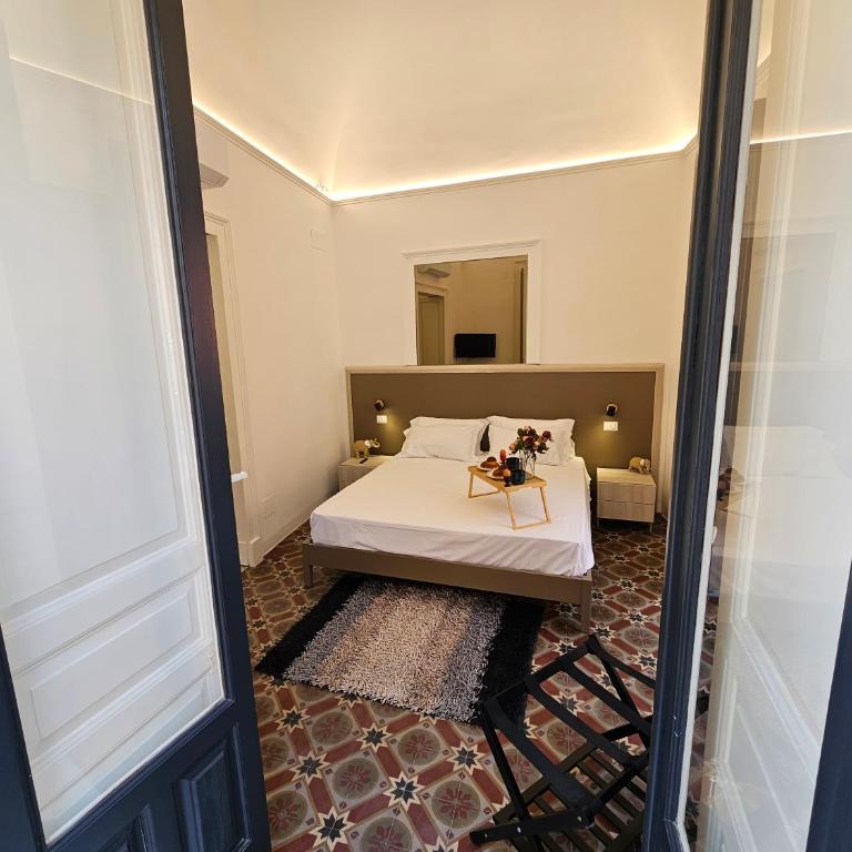 Grey House Apartments - One-Bedroom Apartment - 4