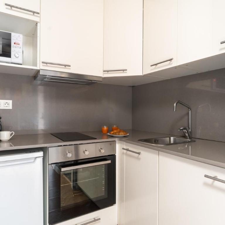 TSA Gran Via - One-Bedroom Apartment - 5