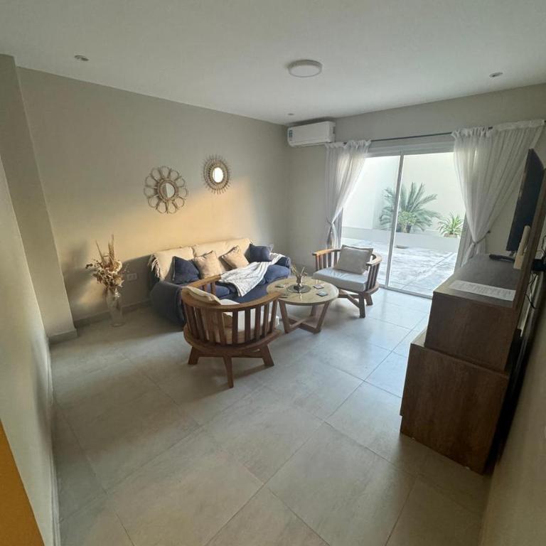 Departamentos Mate de Luna Nuevos, totalmente equipados, Zona residencial sobre Avenida principal, a 10 minutos del centro y 10 de YerbaBuena, 5 minutos Shoping Portal - Apartamento - Planta baja - 6