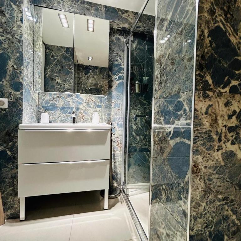 Appartement proche Monaco , 600m de la plage - Appartement 2 Chambres - 9