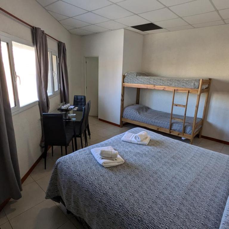 Tres Arroyos Suite - Habitación Cuádruple con baño privado - 4