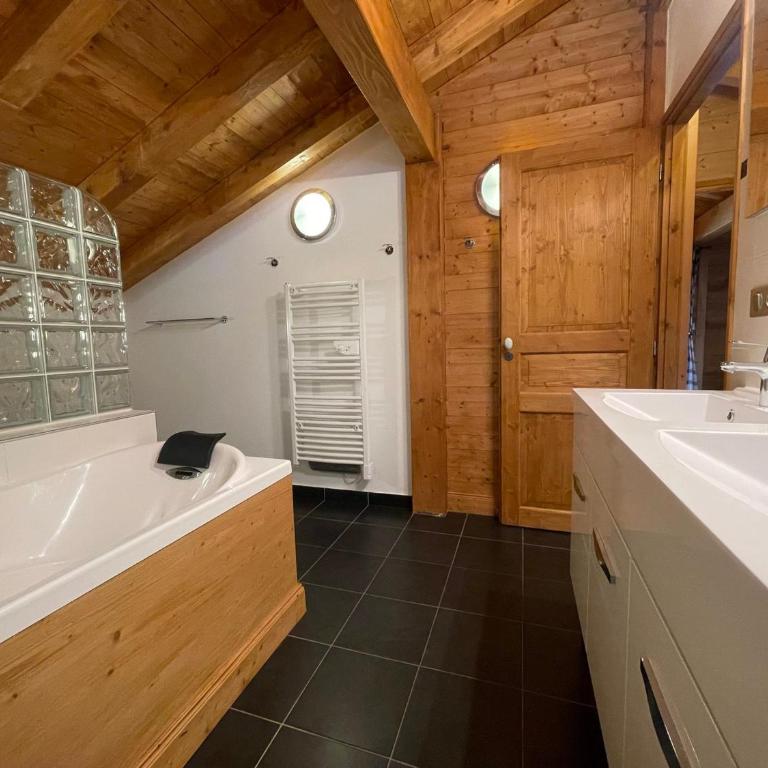 Chalet spacieux avec vue panoramique et confort familial - Chalet 3 Chambres - 14