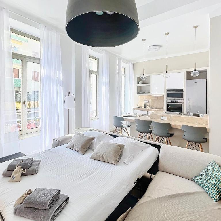 Cannes Vidal Rue Antibes SNCF station 2 mn 1 BR quiet building hyper center Olam Properties - Apartamento - 13