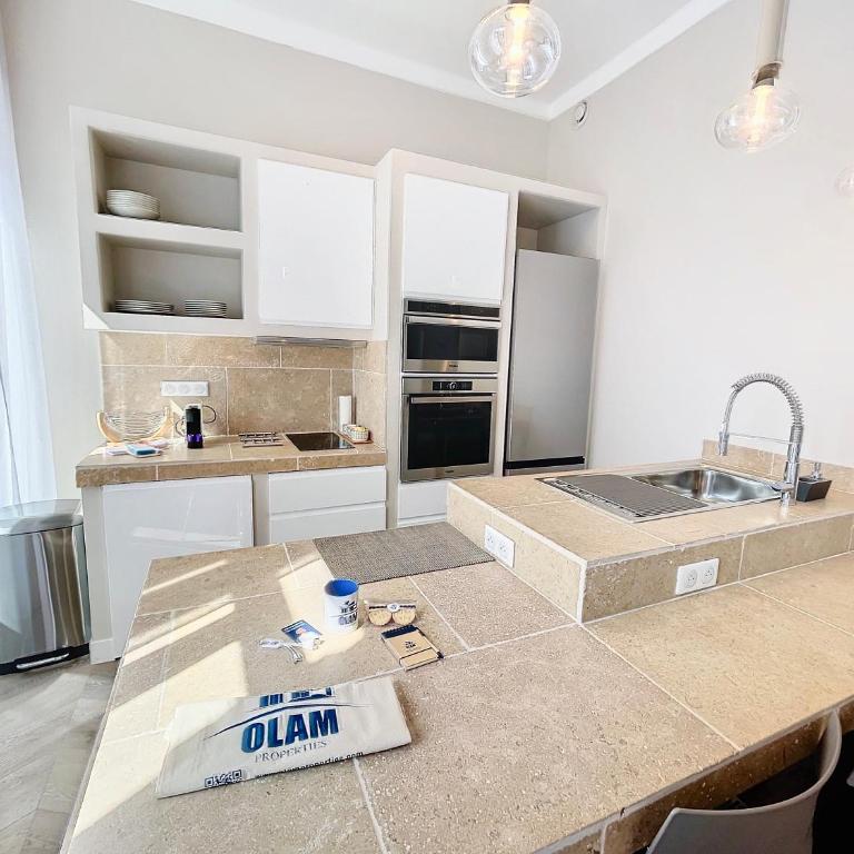 Cannes Vidal Rue Antibes SNCF station 2 mn 1 BR quiet building hyper center Olam Properties - Apartamento - 15