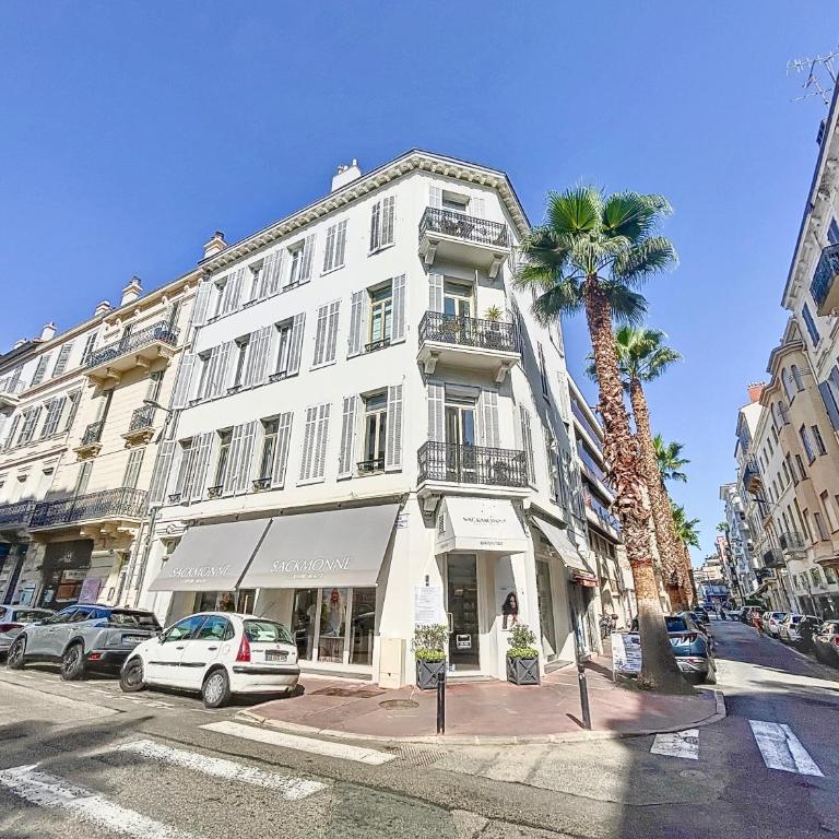 Cannes Vidal Rue Antibes SNCF station 2 mn 1 BR quiet building hyper center Olam Properties - Apartamento - 17