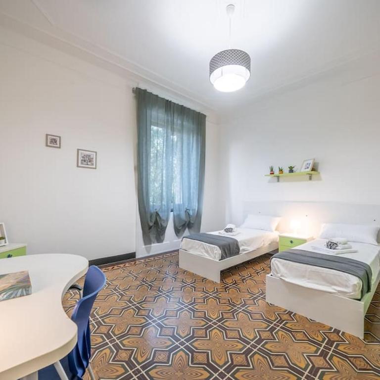 FERRARI - Stazione e centro città - Appartamento con 3 Camere da Letto - 5