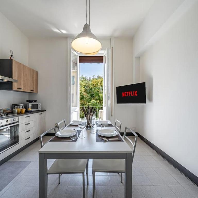 FERRARI - Stazione e centro città - Appartamento con 3 Camere da Letto - 12