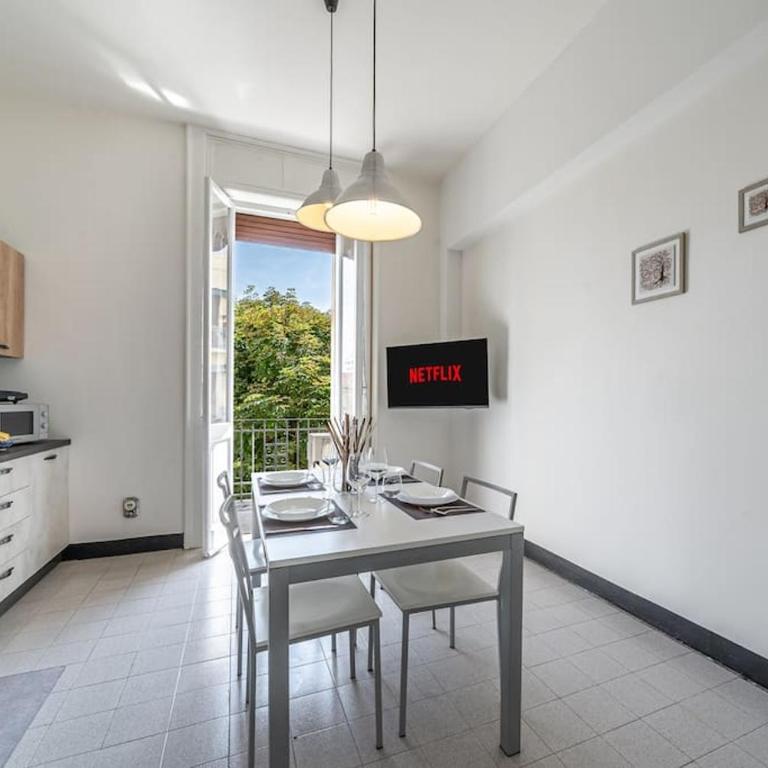 FERRARI - Stazione e centro città - Appartamento con 3 Camere da Letto - 22