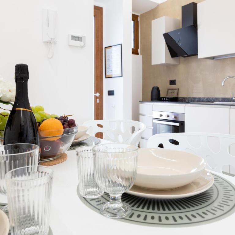 Gemma House - 100mt to Metro Station, 2 En-Suite bathrooms - Appartamento con 2 Camere da Letto - 30