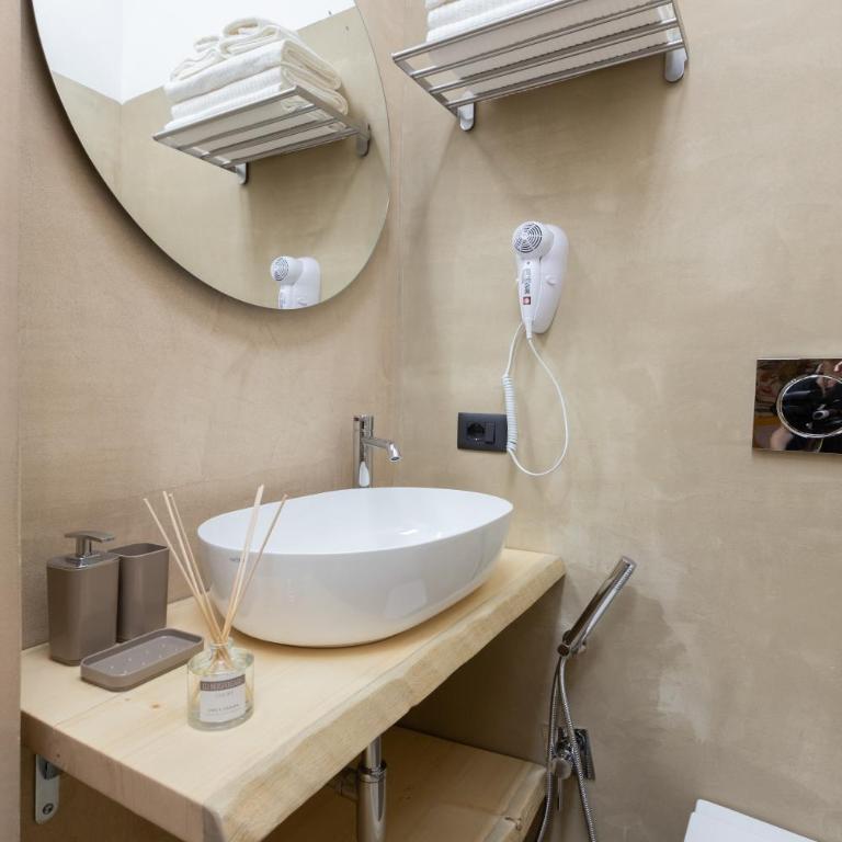 Gemma House - 100mt to Metro Station, 2 En-Suite bathrooms - Appartamento con 2 Camere da Letto - 24