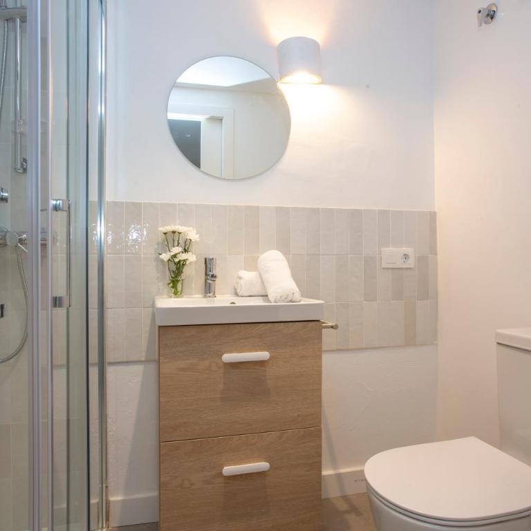 SingularStays Casa del Grao - Three-Bedroom Apartment - 9