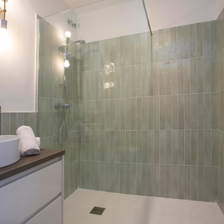 SingularStays Casa del Grao - Three-Bedroom Apartment - 3