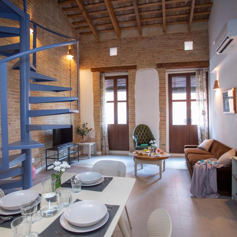 SingularStays Casa del Grao - Three-Bedroom Apartment - 2