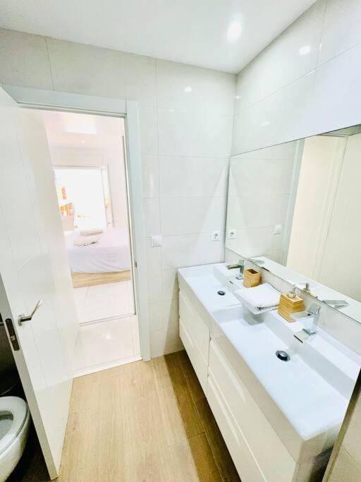 Central Flat Terrace & BBQ - Appartement 2 Chambres - 17