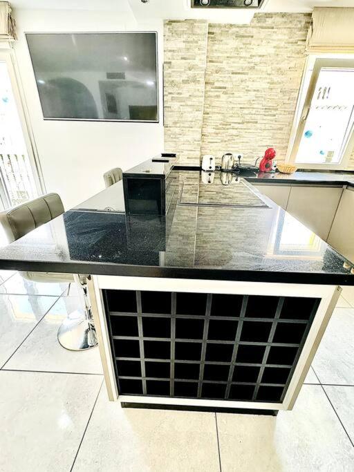 Central Flat Terrace & BBQ - Appartement 2 Chambres - 18